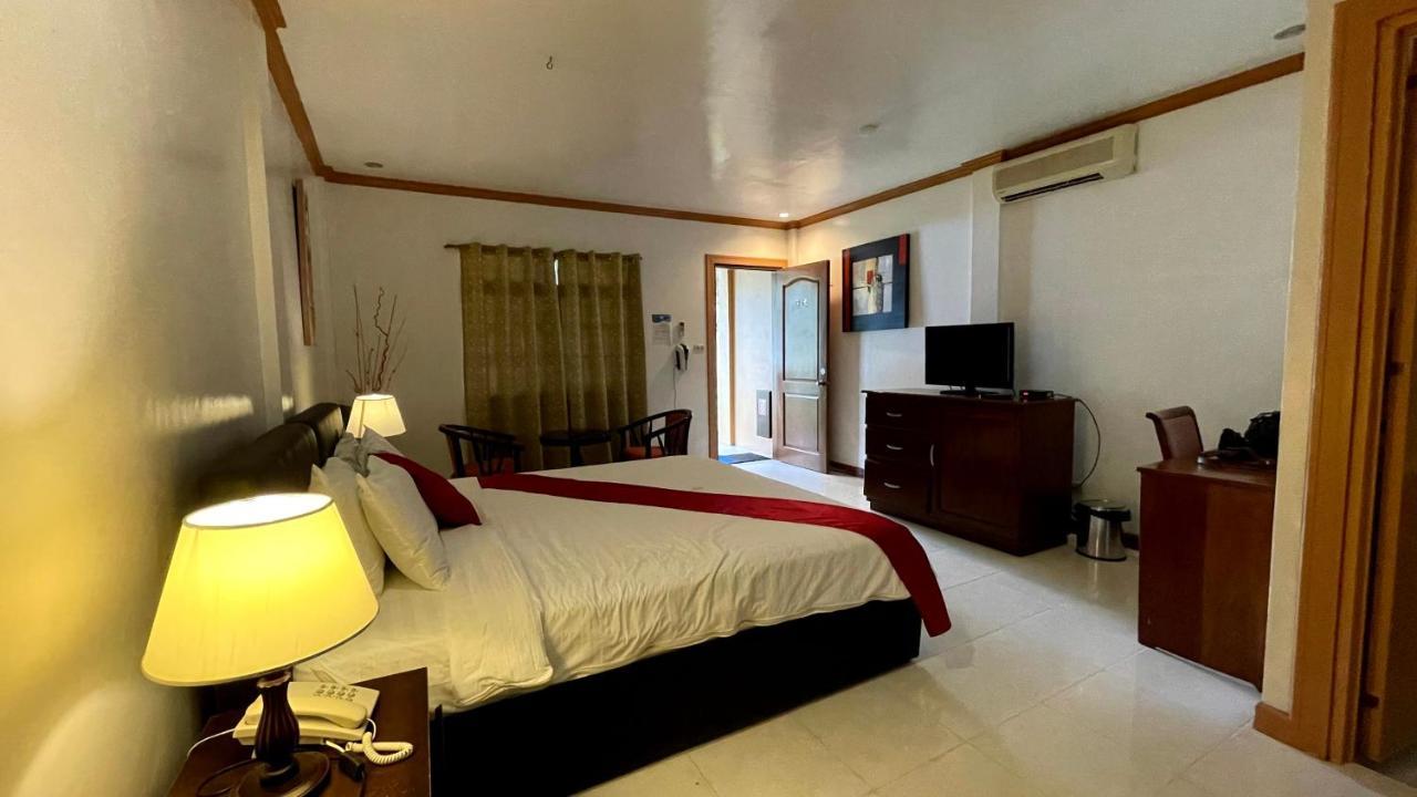 Anda White Beach Resort מראה חיצוני תמונה